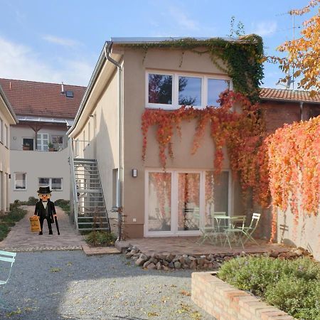 Aparthotel Travel Art Boardinghouse Neuruppin Esterno foto