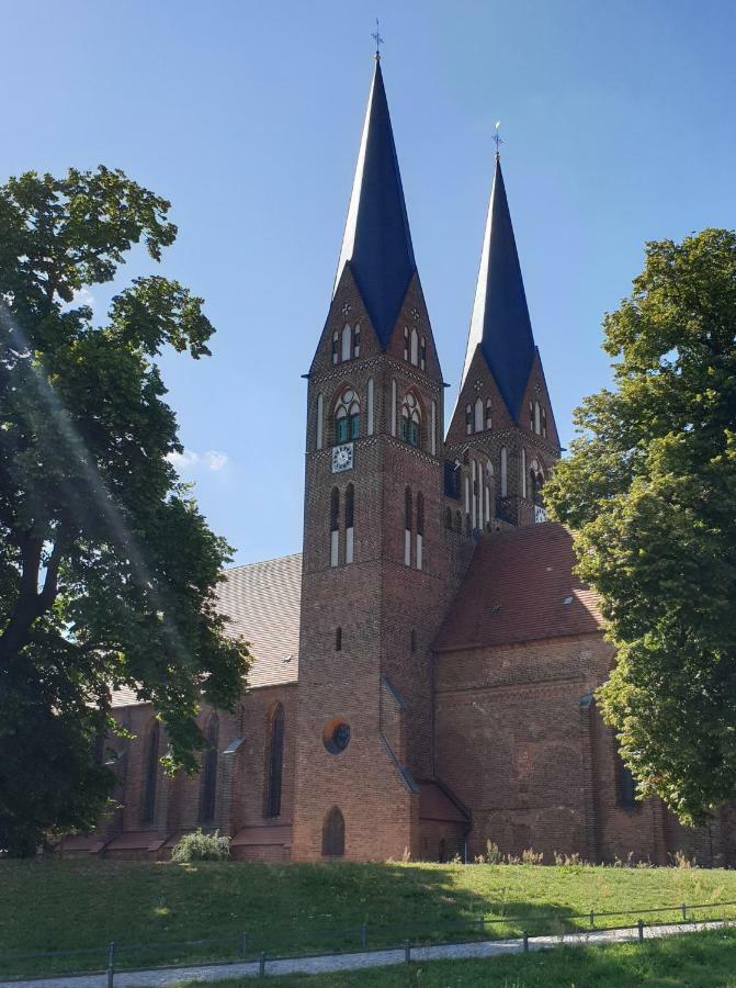 Aparthotel Travel Art Boardinghouse Neuruppin Esterno foto